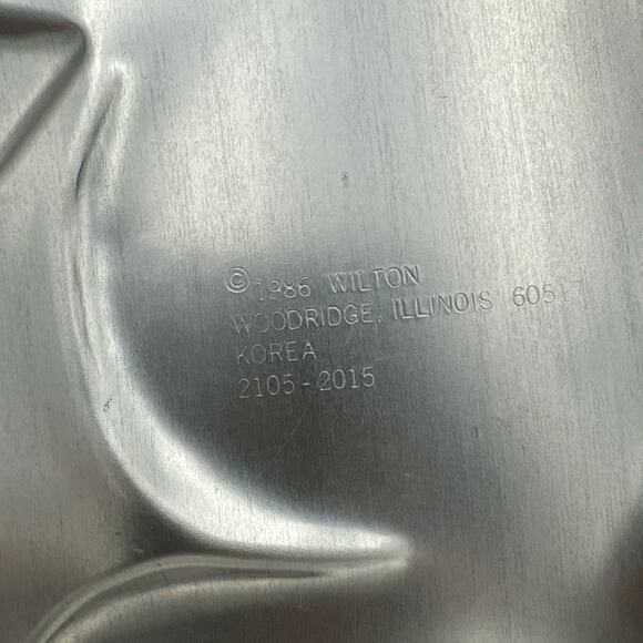 Vintage 1986 Wilton Cottontail Bunny Rabbit Easter Cake Baking Pan 2105-2015 - Picture 2 of 6